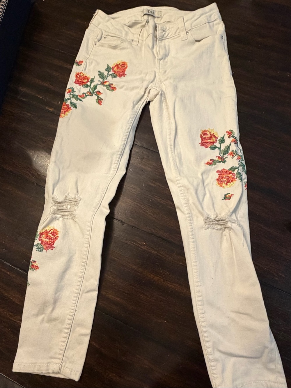 Dex White Skinny Jeans with Red & Orange Rose Embroidery size 26